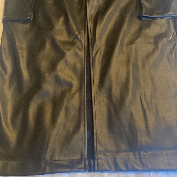 7 For All Mankind Cargo Vegan Leather Like Skirt - Picture 5 of 8